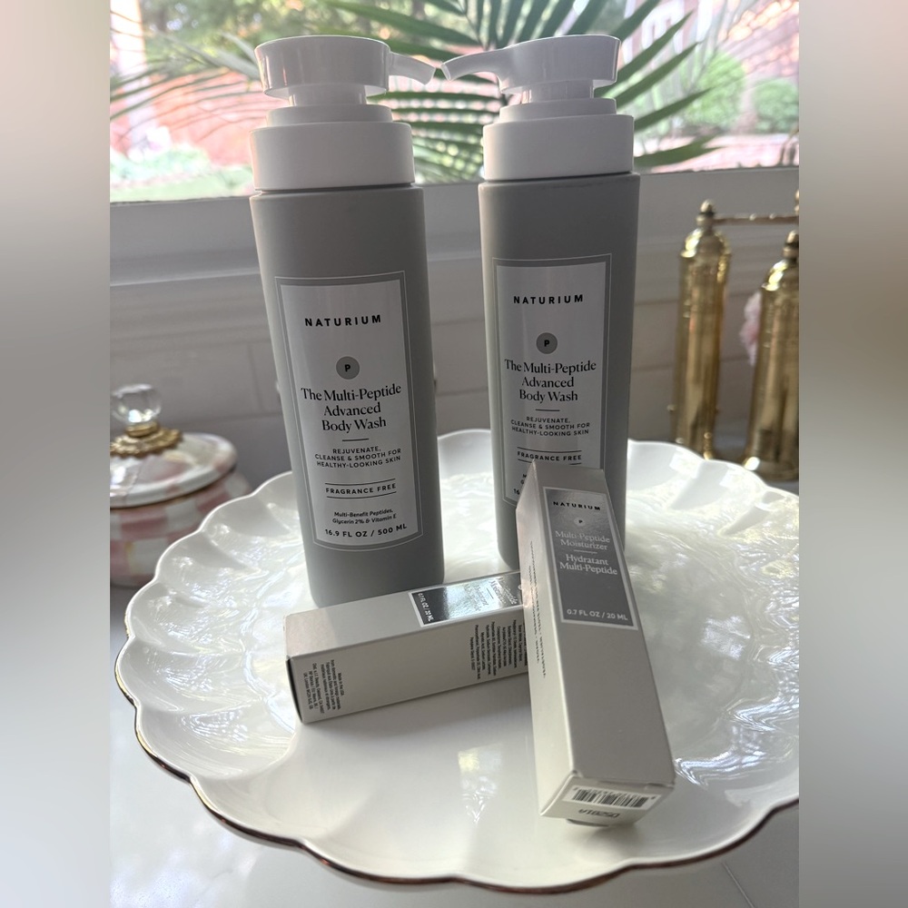 The Naturium Body Wash NWT Fragrance Free with Peptide moisturizer